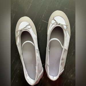 Silver/ Grey women’s Mary Jane flat shoes us7.5